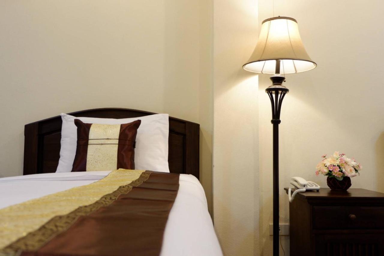 Nanbaankhun Hotel Екстериор снимка